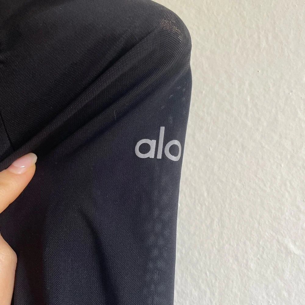 Black Long Sleeve Crop Top - Picture 2 of 2